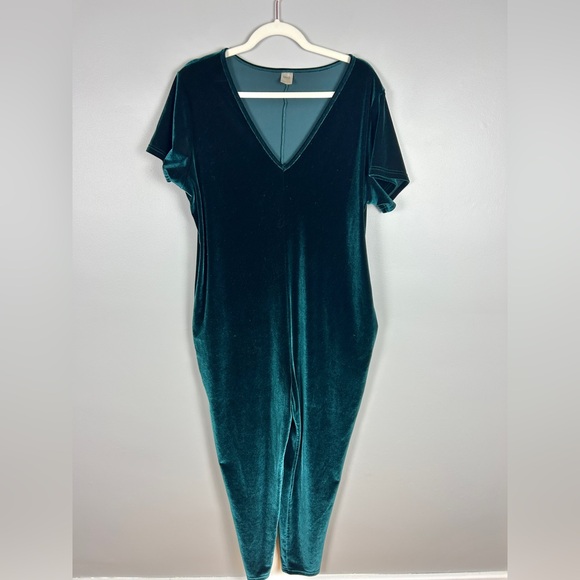 Smash + Tess Emerald Velvet Jumpsuit - Picture 3 of 5